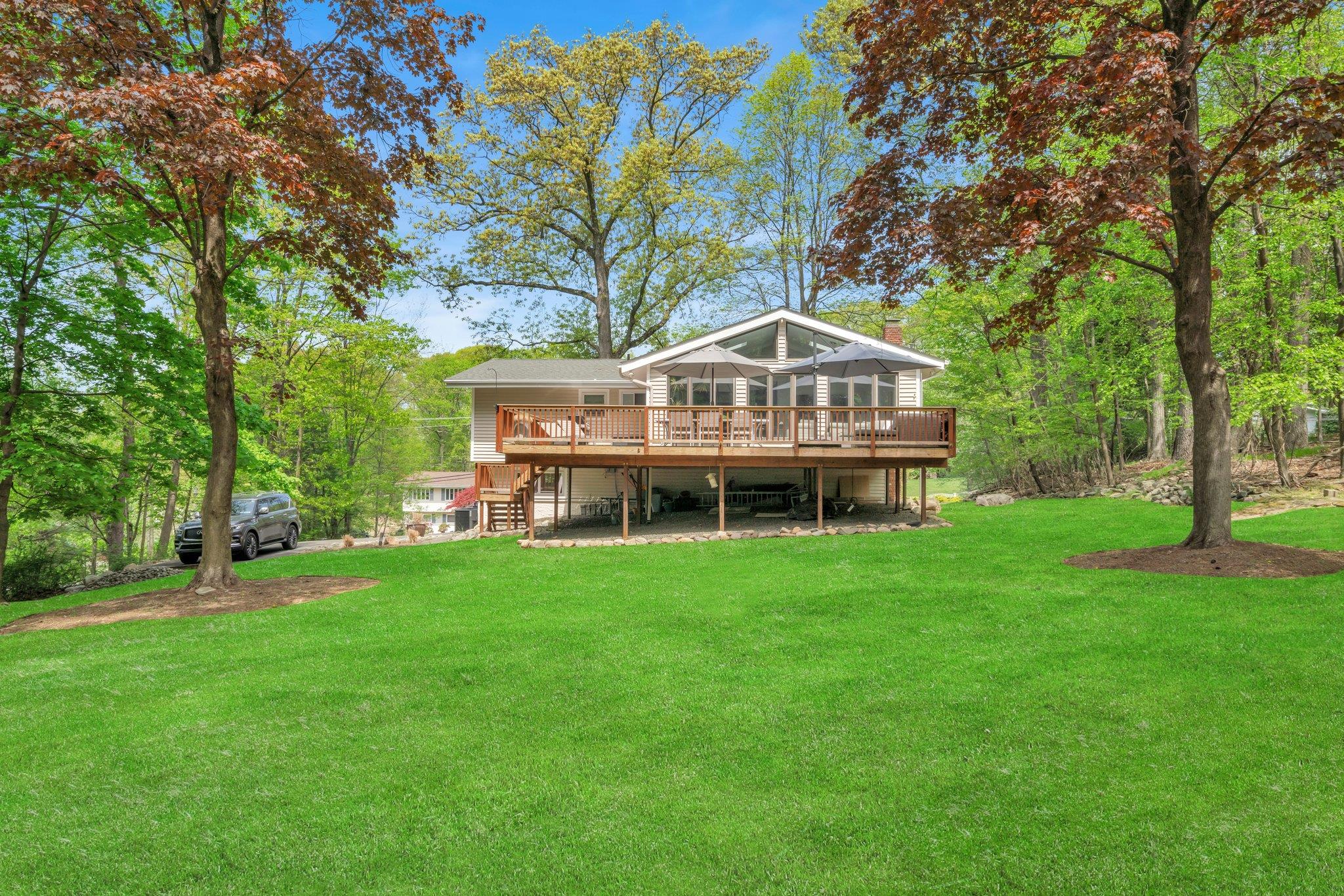 21 Dorchester Drive, Airmont, New York image 33