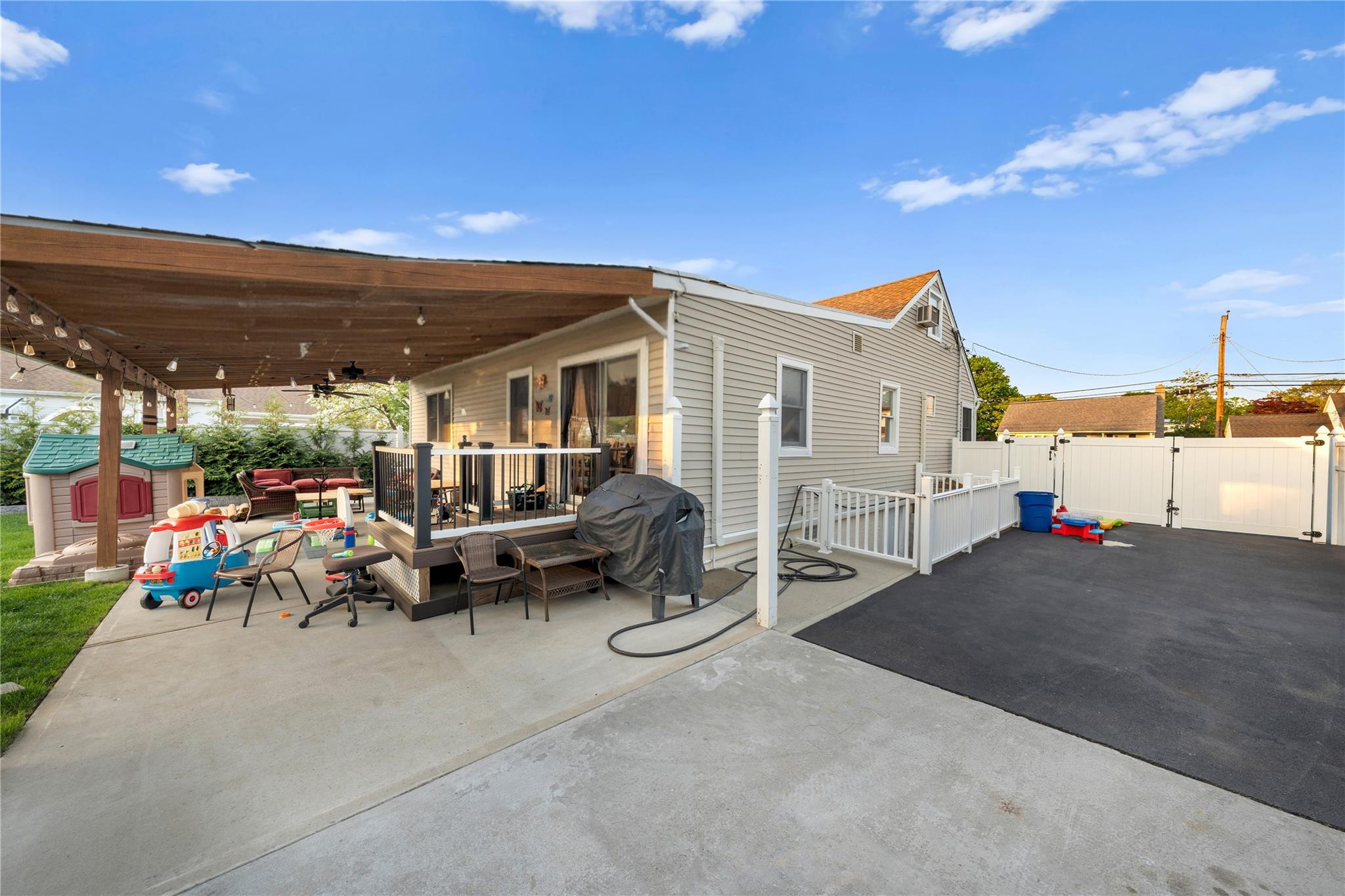 50 Herman Avenue, North Babylon, New York image 23