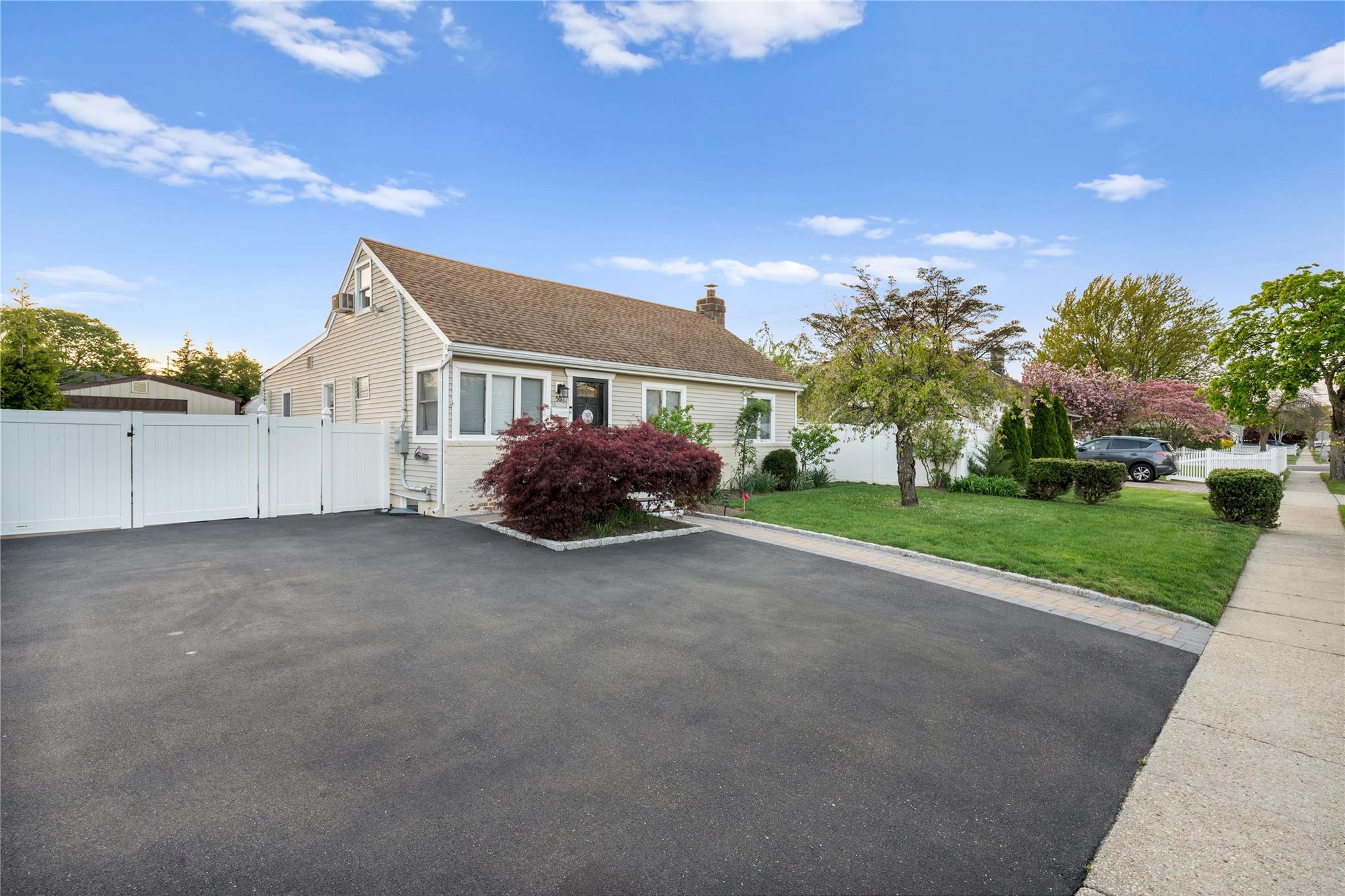 50 Herman Avenue, North Babylon, New York image 24