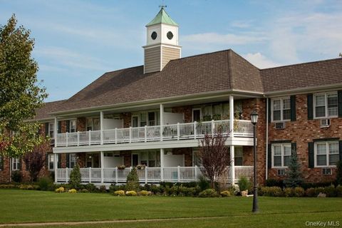 Photo of 65 Prospect Avenue #8W, Hewlett, NY 11557 (MLS # 931061)