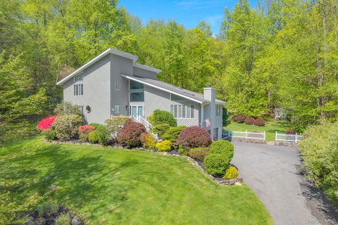 Homes For Sale - 49 Chester Court<br/> Cortlandt Manor, NY 10567