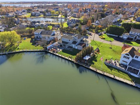 625 Edgewater Road Oakdale NY 11769