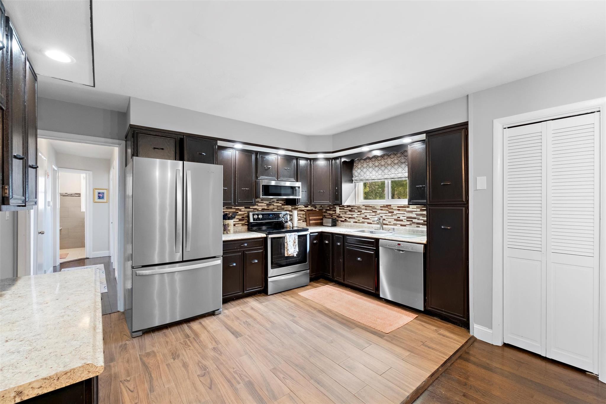 81 Beechwood Avenue, Poughkeepsie, New York image 16