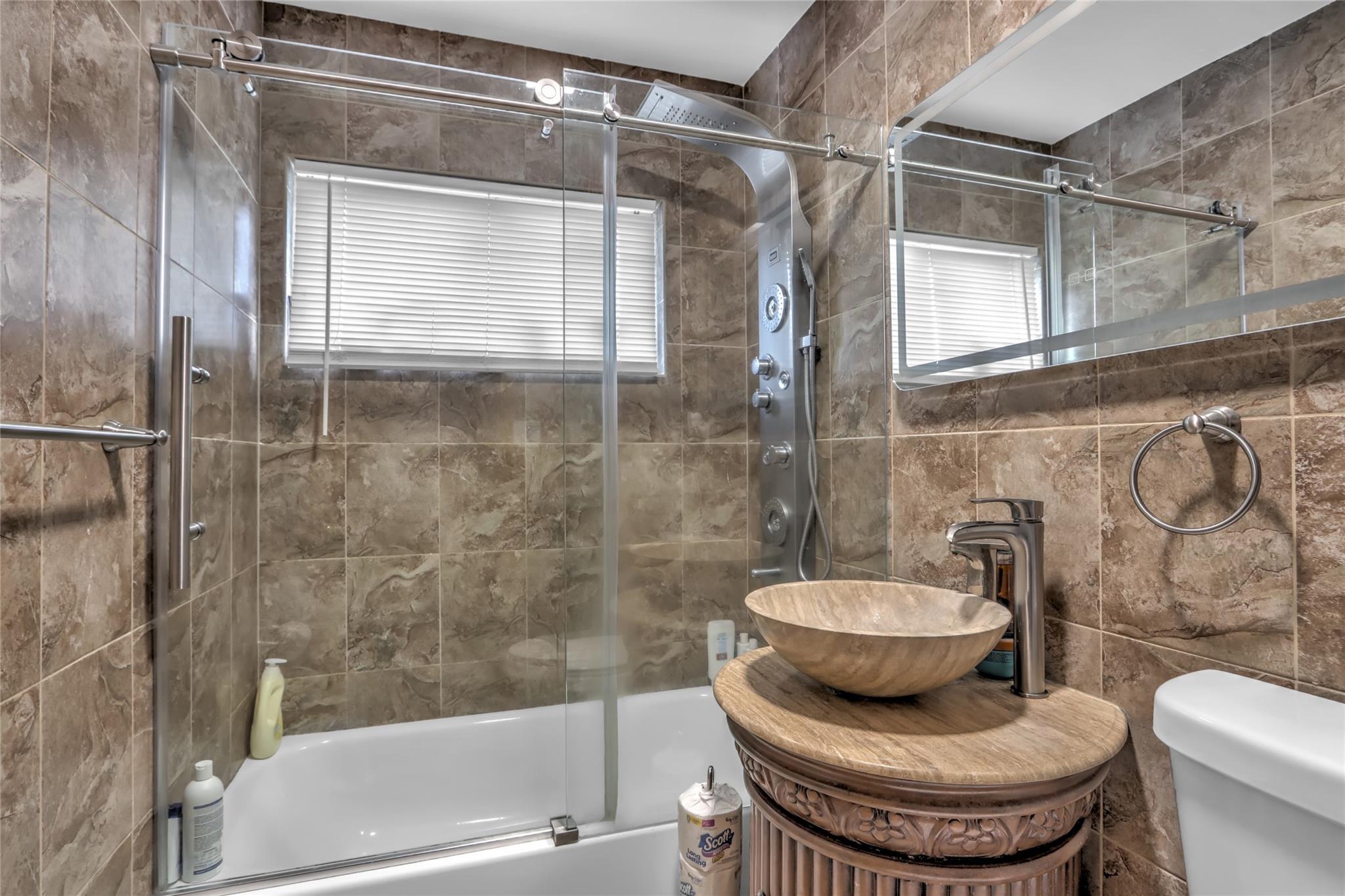 95 Prentice Road, Levittown, New York image 8