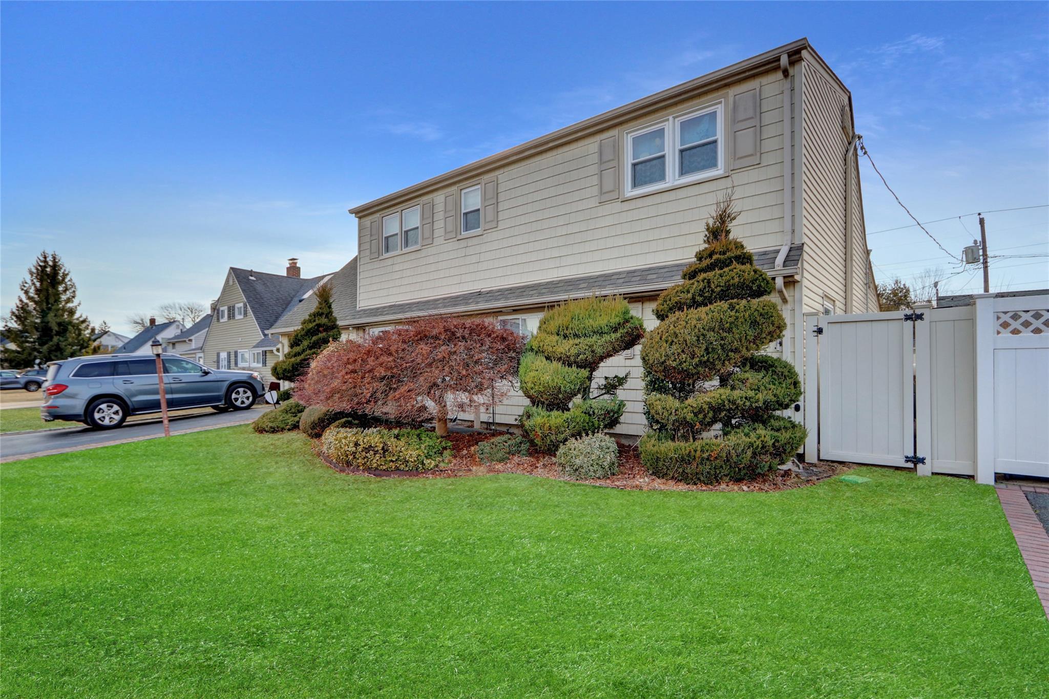 95 Prentice Road, Levittown, New York image 3