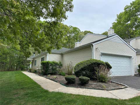 Condo For Sale - 89 Rabbit Run<br/> Manorville, NY 11949