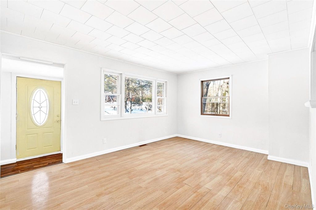 Photo of 7 Fern Trail, Wurtsboro, NY 12790 (MLS # 979070)