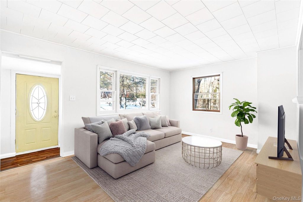 Photo of 7 Fern Trail, Wurtsboro, NY 12790 (MLS # 979070)