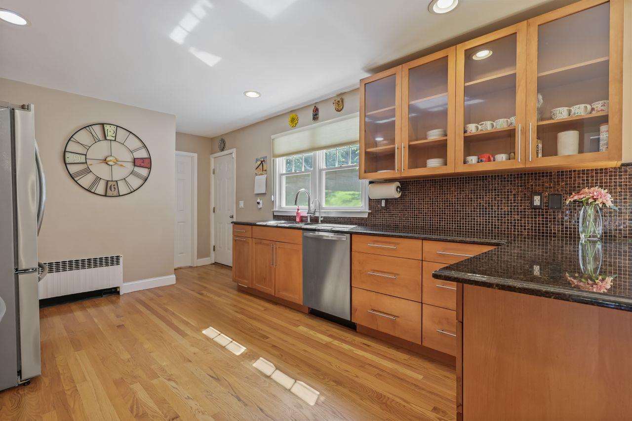 21 Mount Hope Road, Mahopac, New York image 4