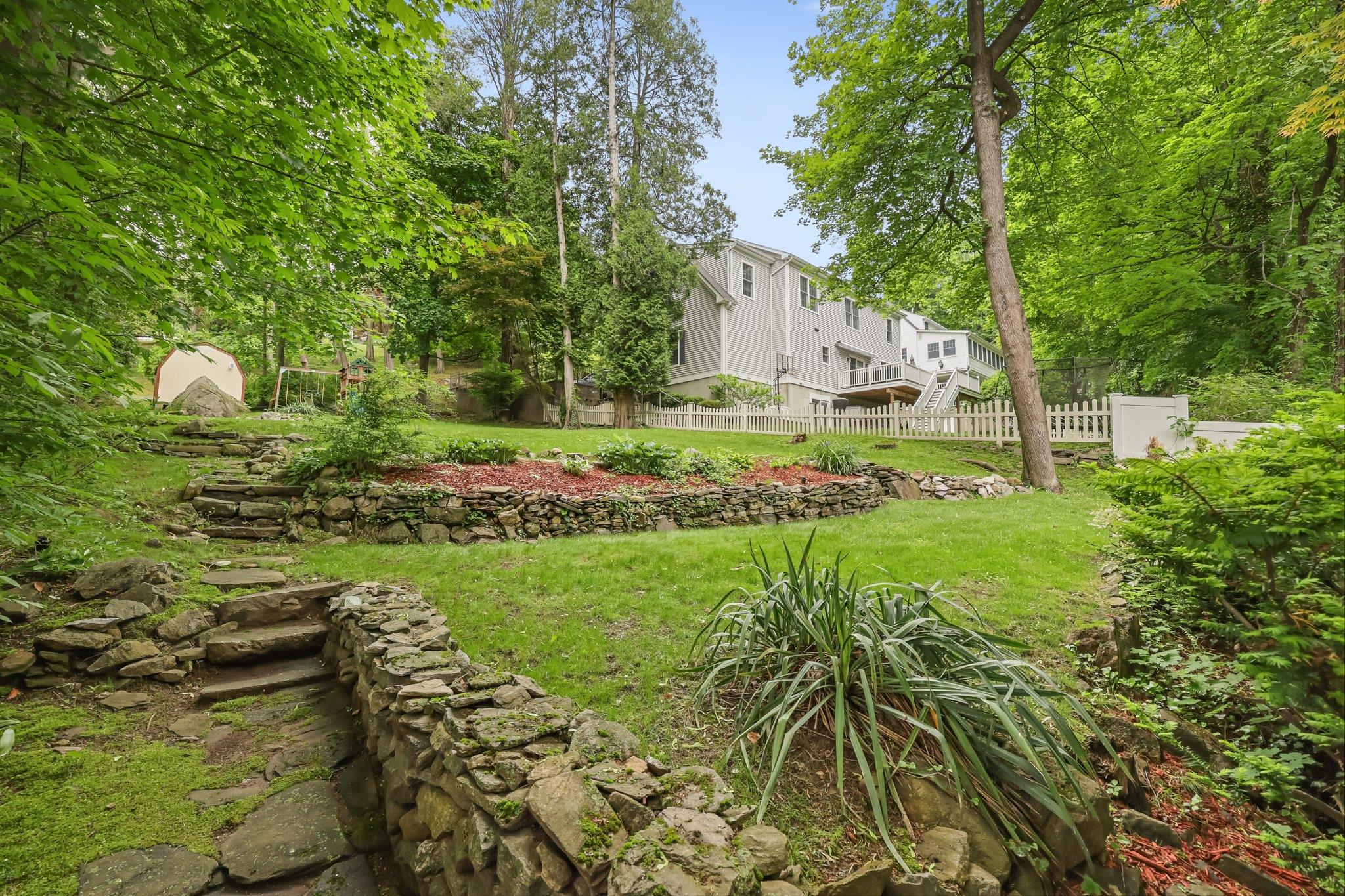 20 Sarles Lane, Pleasantville, New York image 24