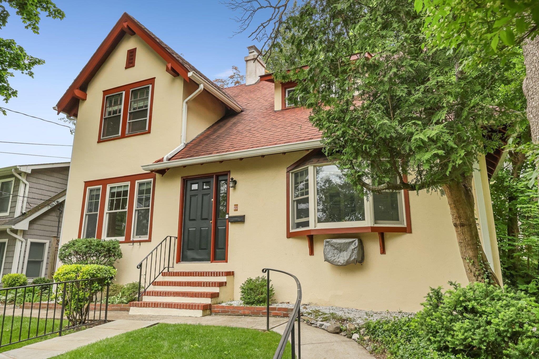 20 Sarles Lane, Pleasantville, New York image 1