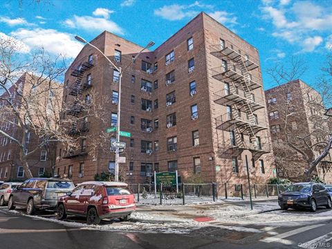 Photo of 44-05 Macnish Street #1B, Elmhurst, NY 11373 (MLS # 944106)