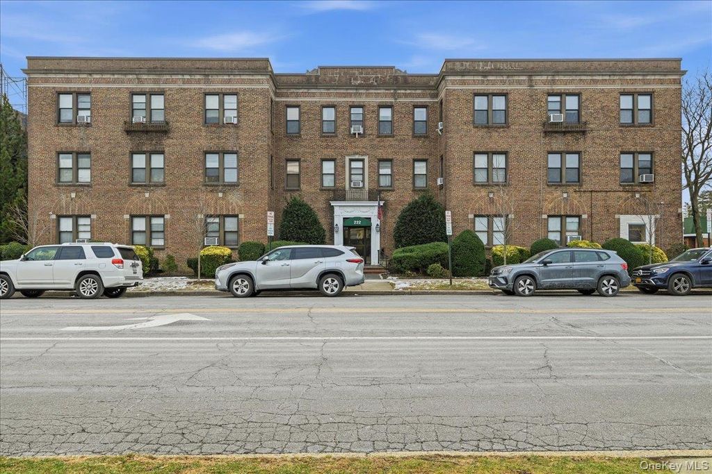 Photo of 222 7th Street #1K, Garden City, NY 11530 (MLS # 956285)