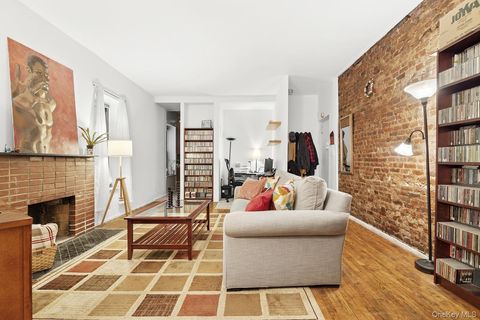 234 East 14th Street 2E New York (Manhattan) NY 10003