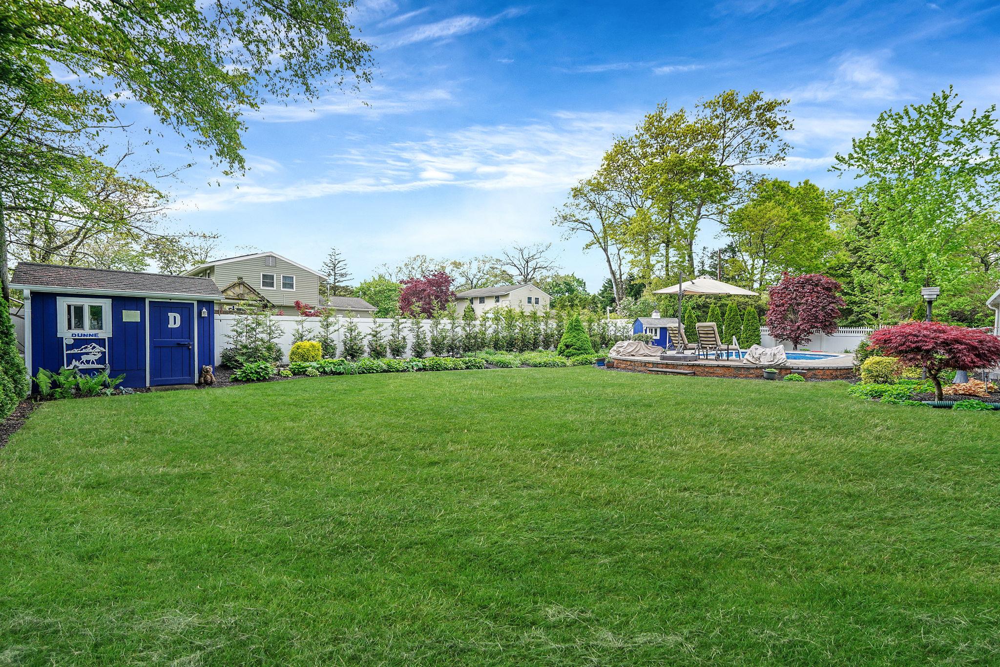 272 Bow Drive, Hauppauge, New York image 11