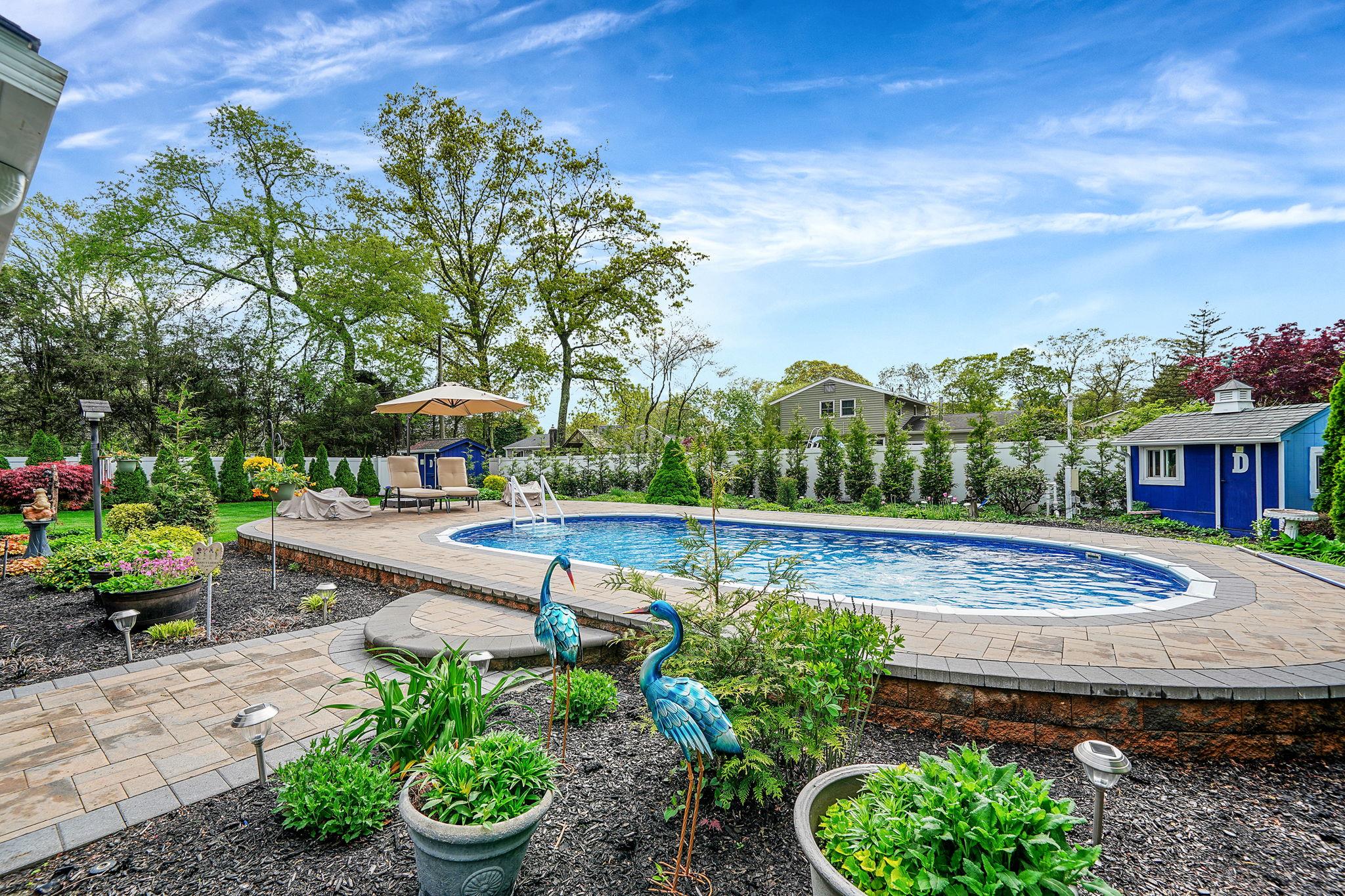 272 Bow Drive, Hauppauge, New York image 6