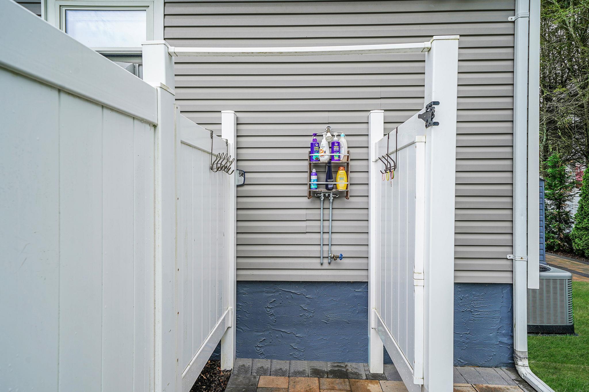 272 Bow Drive, Hauppauge, New York image 12
