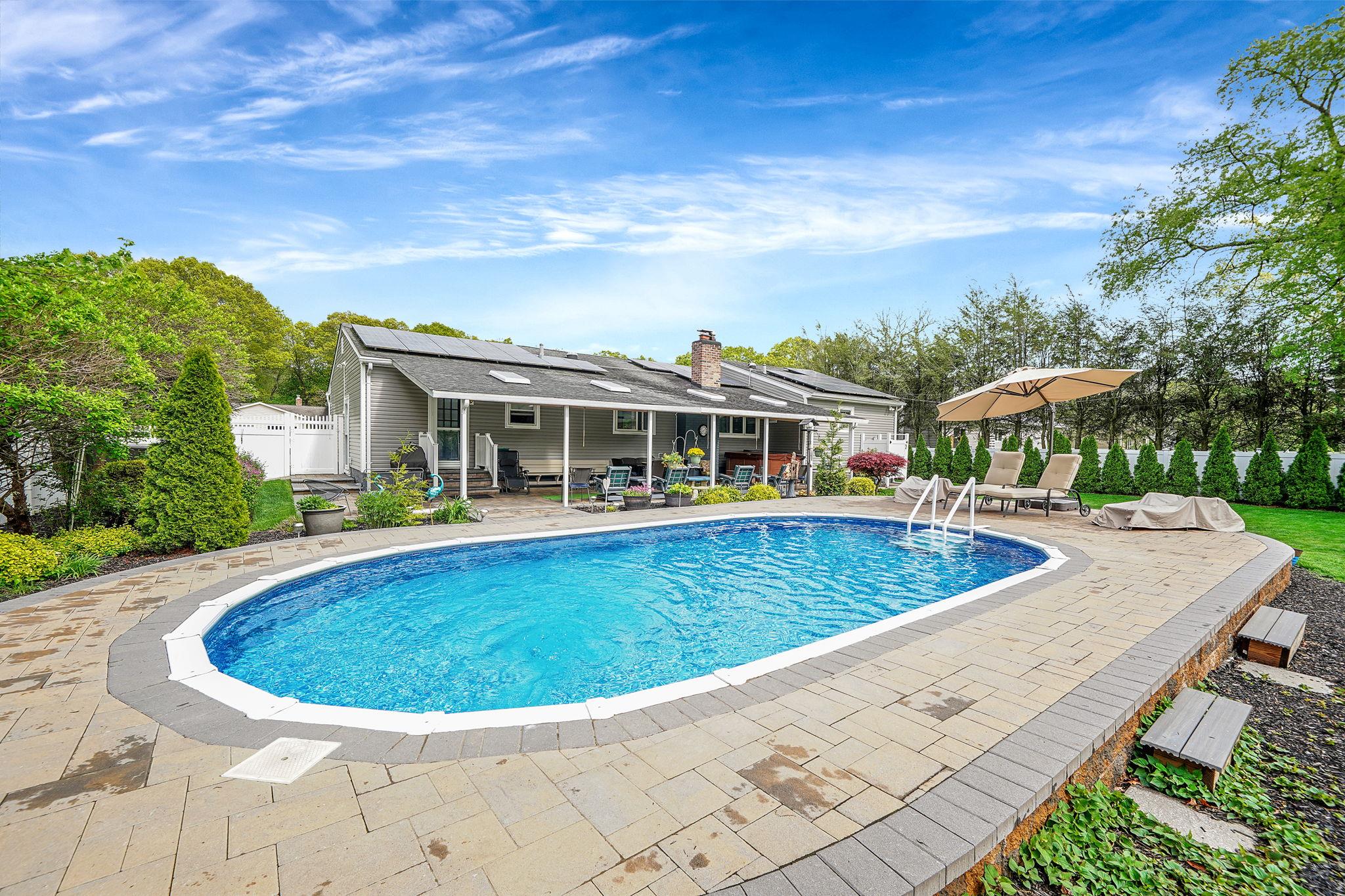 272 Bow Drive, Hauppauge, New York image 42