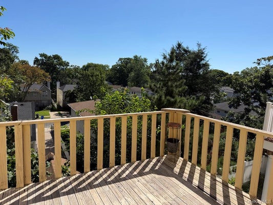 58 MARWOOD RD N # LEFT, PORT WASHINGTON, NY 11050 - Image 533a74b0fd67f4e8747a1c5881ccbf0f/1300362809