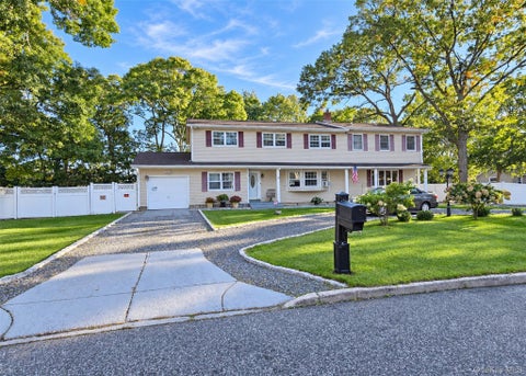 Photo of 10 Maria Court, Holbrook, NY 11741 (MLS # 1055644)