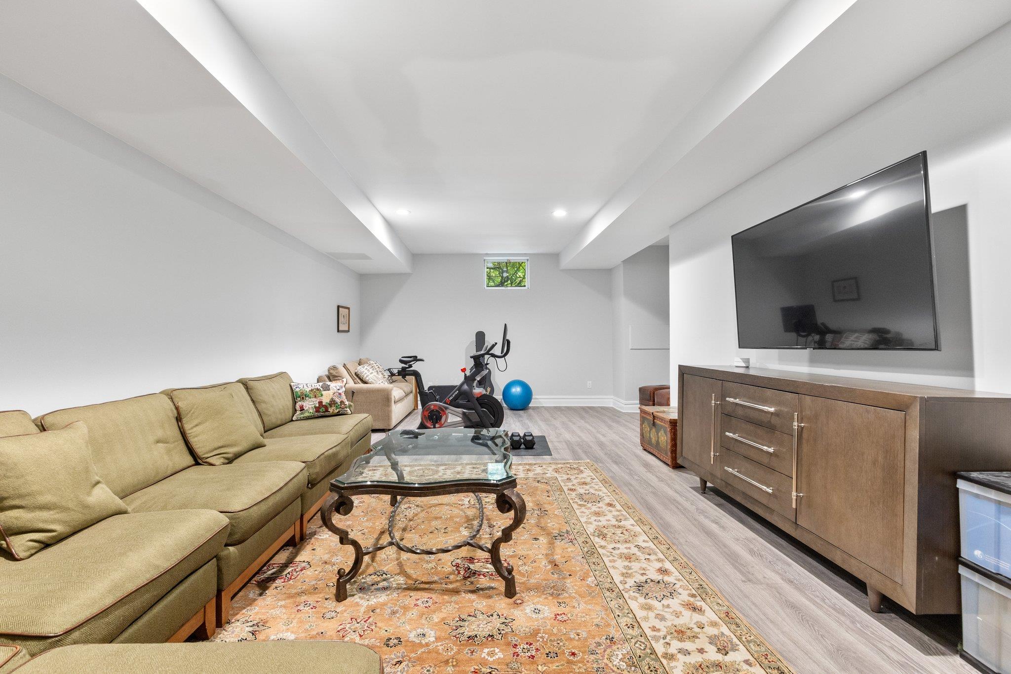 Greenwich, Connecticut 06830, United States, 3 Bedrooms Bedrooms, ,4 BathroomsBathrooms,Residential,Active,252299