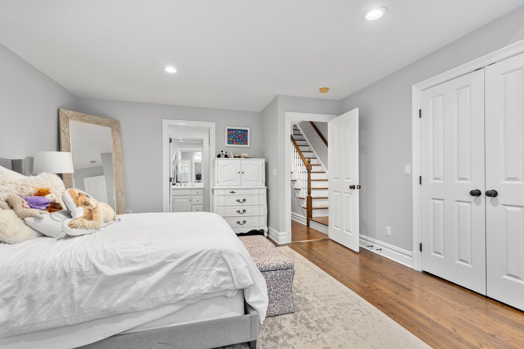 Greenwich, Connecticut 06830, United States, 3 Bedrooms Bedrooms, ,4 BathroomsBathrooms,Residential,Active,252299