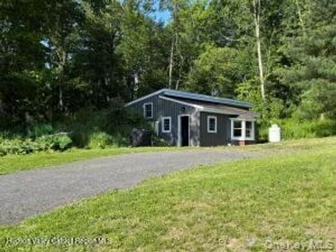 Homes For Sale - 884 Camby Road<br/> Millbrook, NY 12545