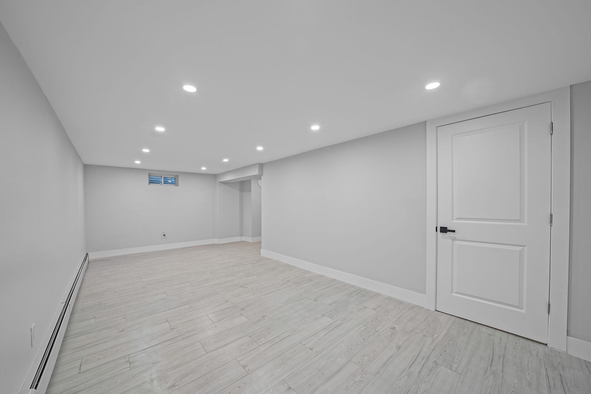 59 Pinetree Lane, North Hempstead, New York image 30