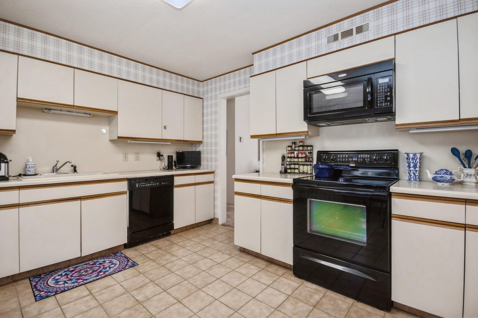 26 Chaucer Court, Wallkill, New York image 11