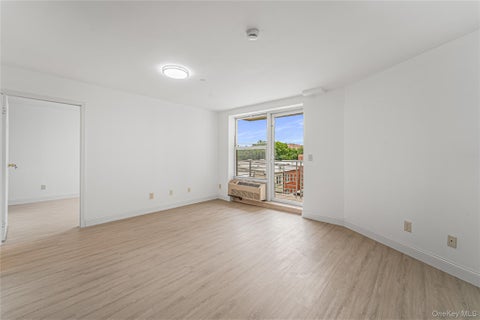 Photo of 81-15 Queens Boulevard #4H, Elmhurst, NY 11373 (MLS # 1008476)