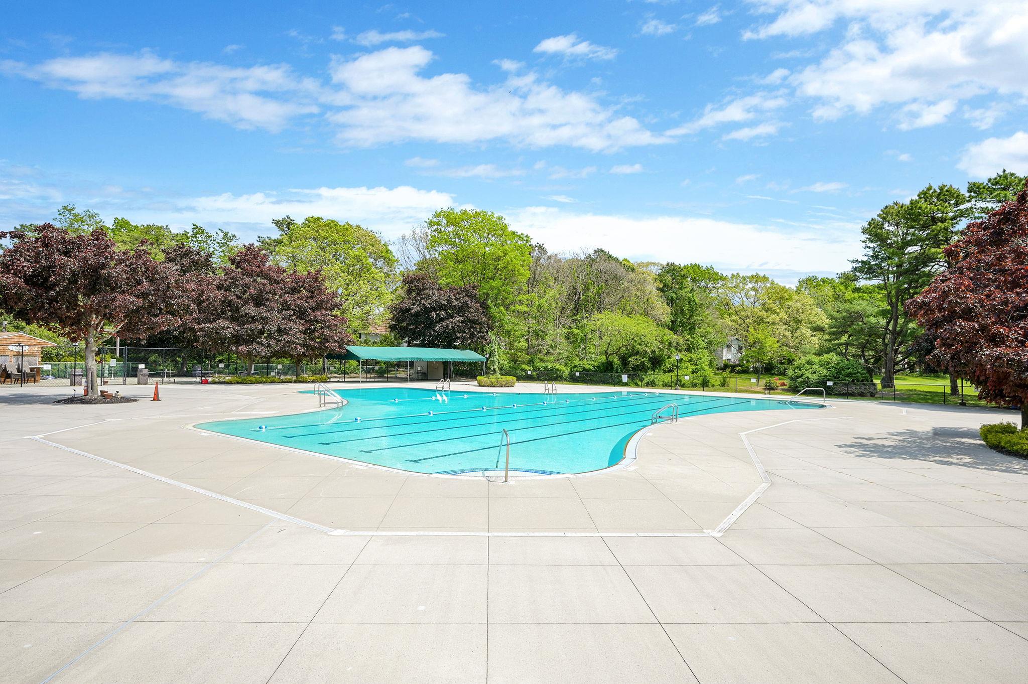 490 Daryl Drive, Medford, New York image 30