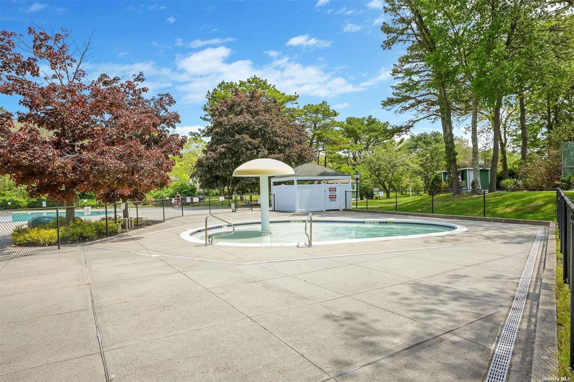 490 Daryl Drive, Medford, New York image 39