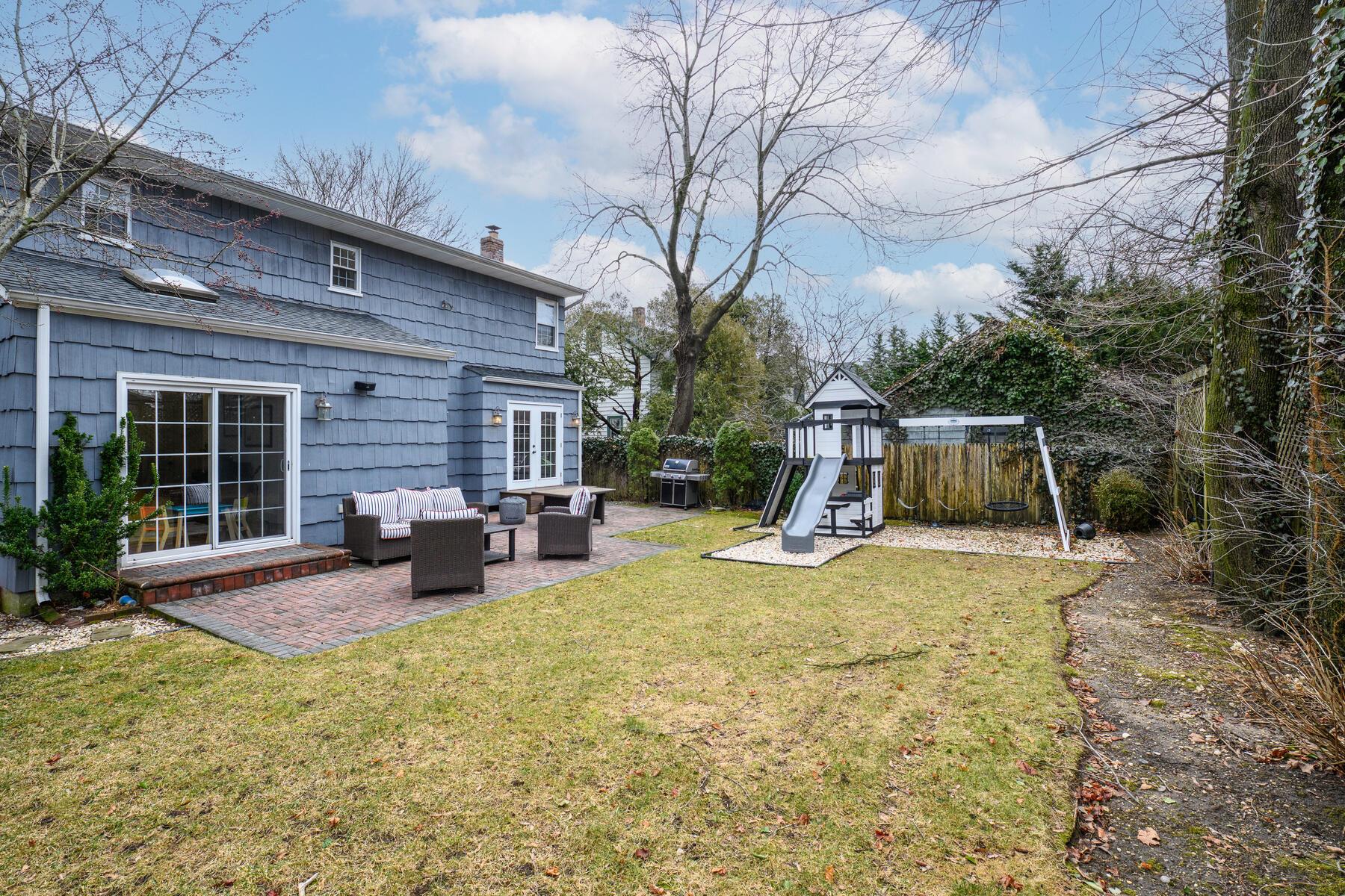 16 Clifford Place, East Norwich, New York image 29