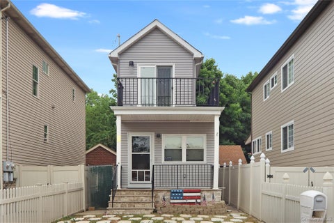Homes For Sale - 129 Bionia Avenue<br/> Staten Island, NY 10305