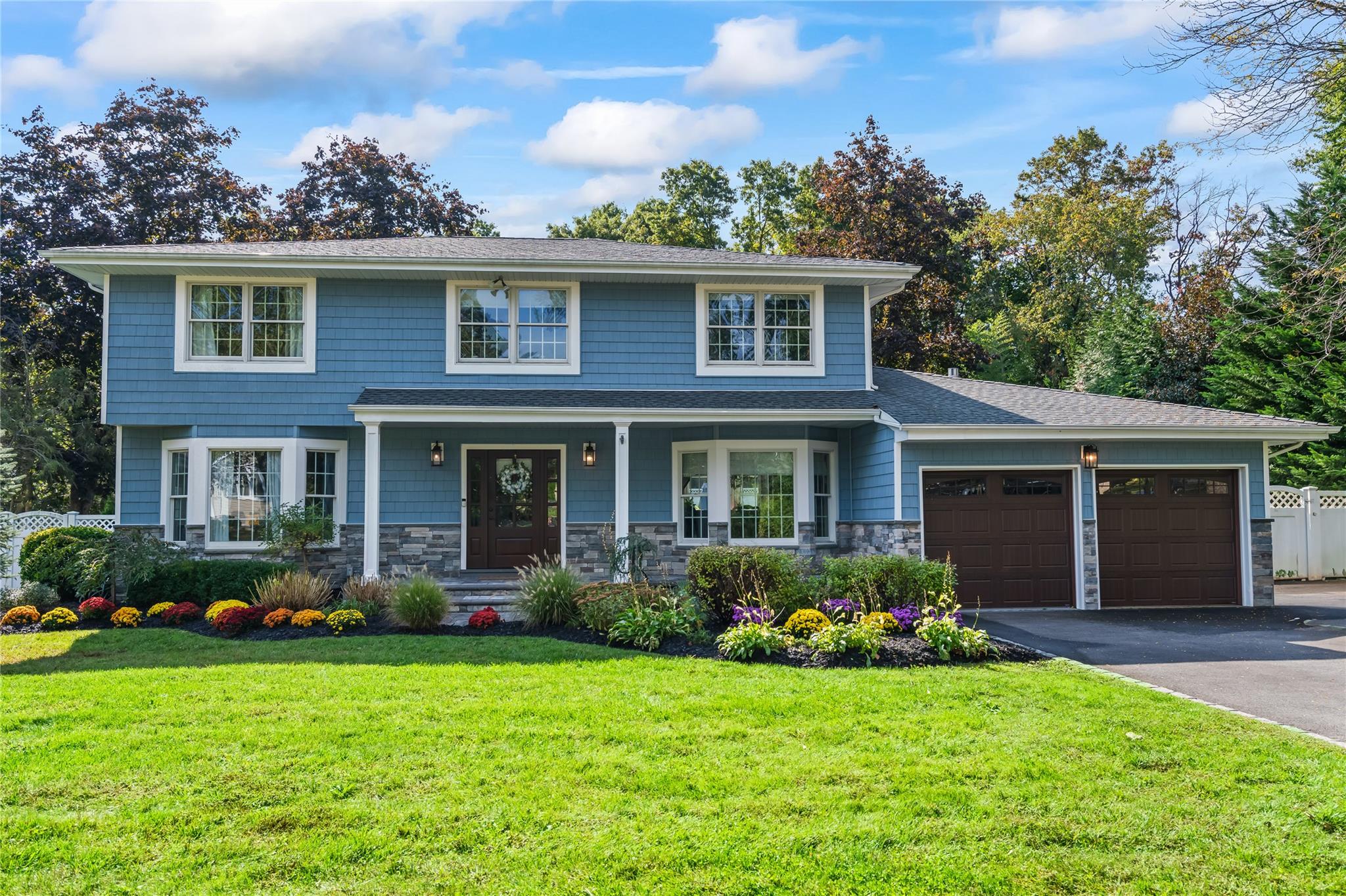 39 Kinsella Street, Dix Hills, New York image 1