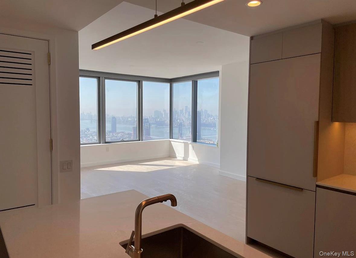 3 Court Square W 5211