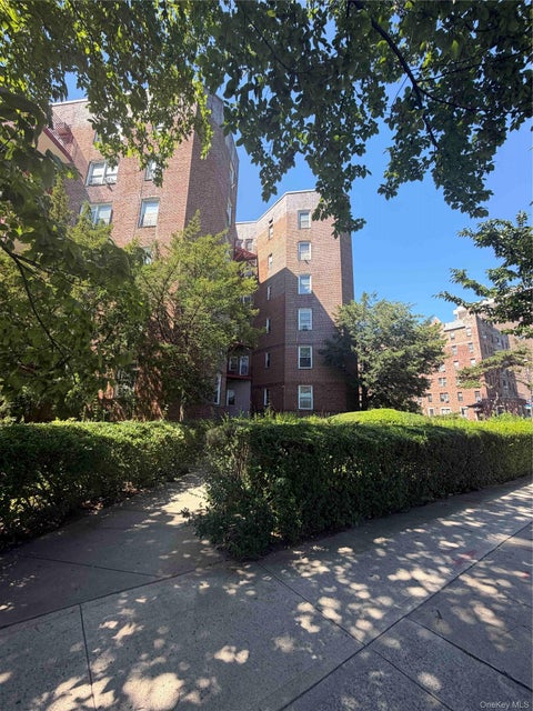 Photo of 902 Ocean Parkway #3F, Brooklyn, NY 11230 (MLS # 1049316)