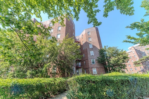 Homes For Sale - 902 Ocean Parkway #3F<br/> Brooklyn, NY 11230