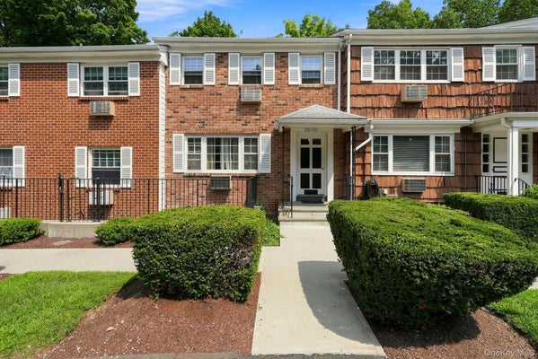 210 WOODLAND HILLS RD # 210, WHITE PLAINS, NY 10603 - Image 5372f49f80bbc40d5dd30e2aae137591/792634728