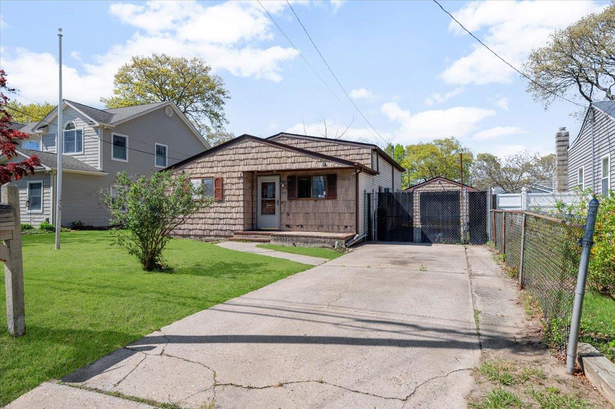 49 5th Street, Ronkonkoma, New York image 1