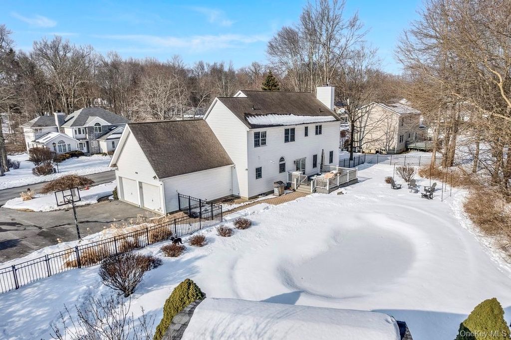 Photo of 9 Trotter Lane, Poughkeepsie, NY 12603 (MLS # 964096)