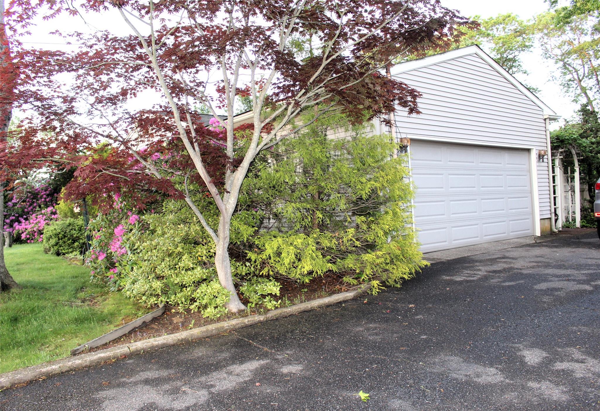 113 Pine Neck Avenue, East Patchogue, New York image 37