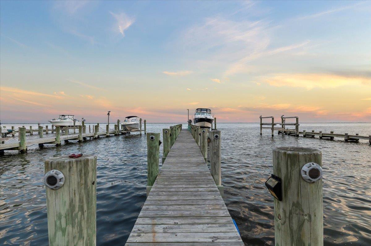 Lindenhurst, New York 11757, United States, 3 Bedrooms Bedrooms, ,2 BathroomsBathrooms,Residential,Active,182463