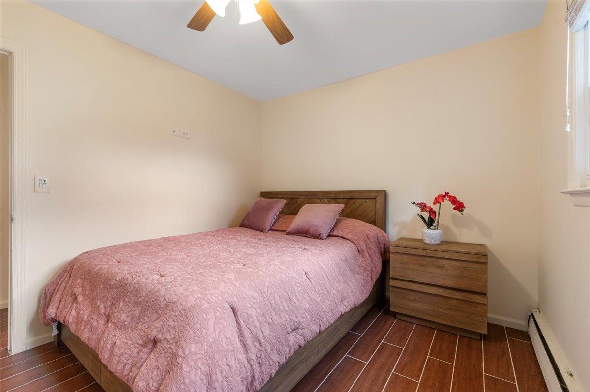 Lindenhurst, New York 11757, United States, 3 Bedrooms Bedrooms, ,2 BathroomsBathrooms,Residential,Active,182463