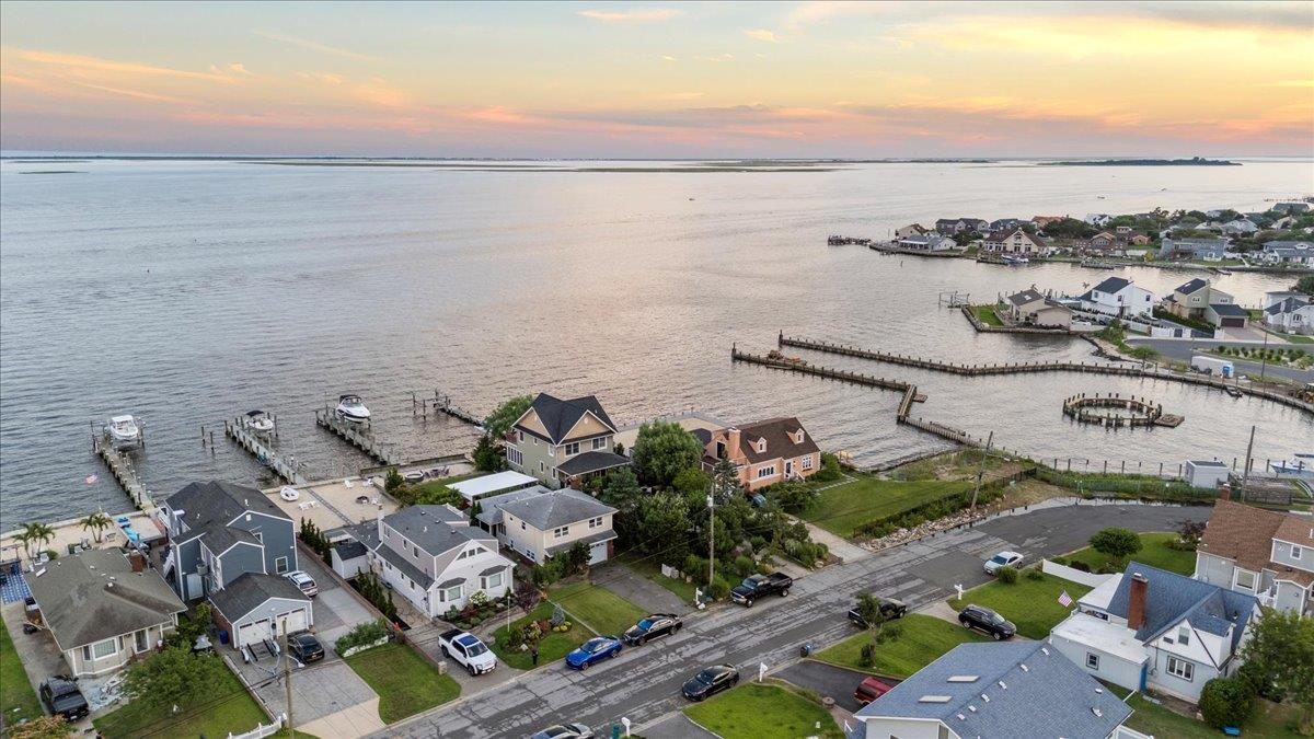 Lindenhurst, New York 11757, United States, 3 Bedrooms Bedrooms, ,2 BathroomsBathrooms,Residential,Active,182463