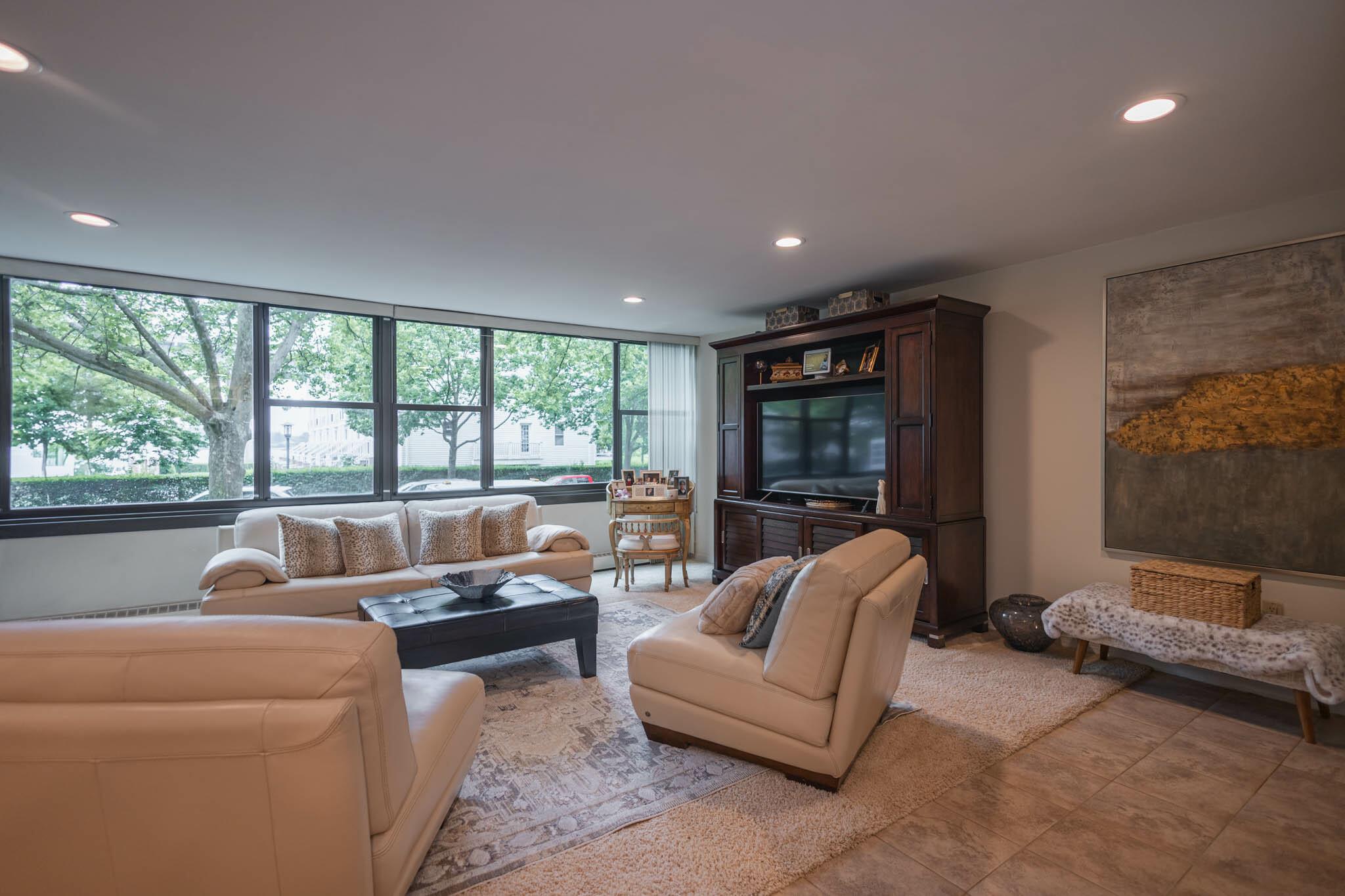9th Avenue 2C, Beechhurst, Queens, NY - 2 Bedrooms  
1 Bathrooms  
5 Rooms - 
