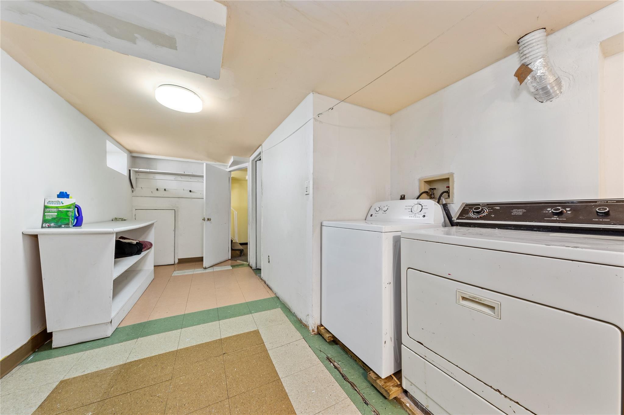 20 E Greenwich Avenue, Roosevelt, New York image 19