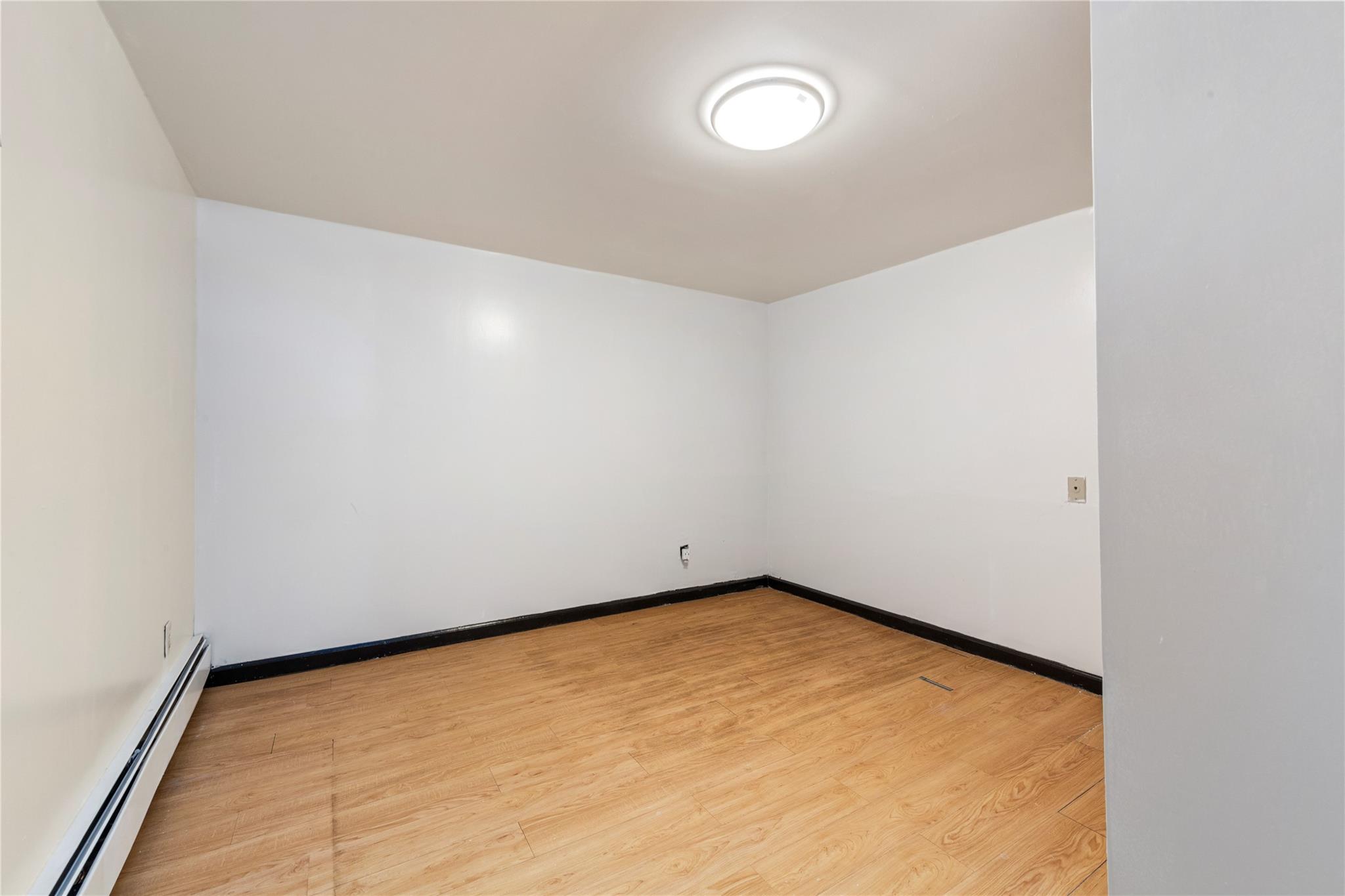 20 E Greenwich Avenue, Roosevelt, New York image 17