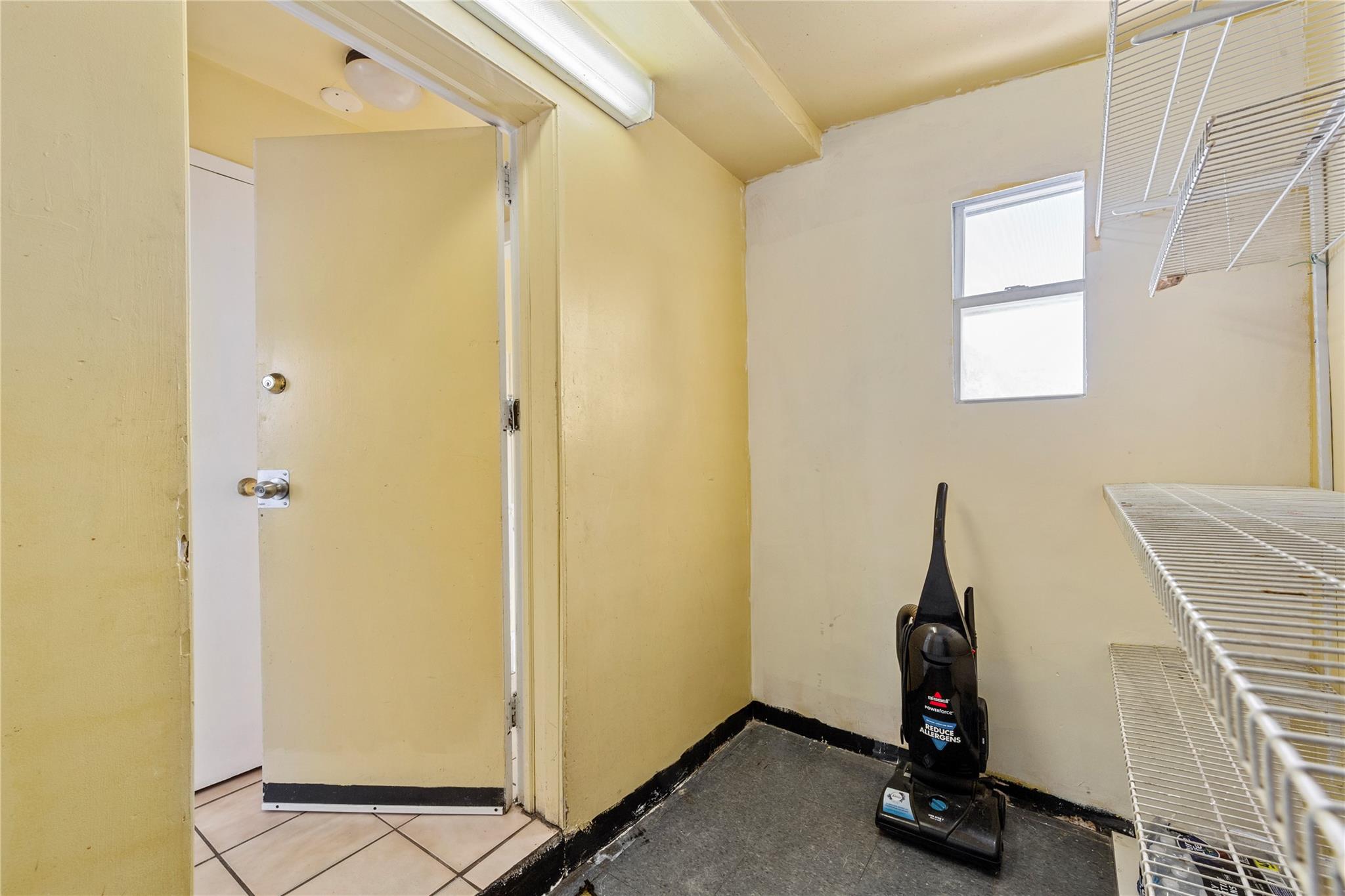 20 E Greenwich Avenue, Roosevelt, New York image 10