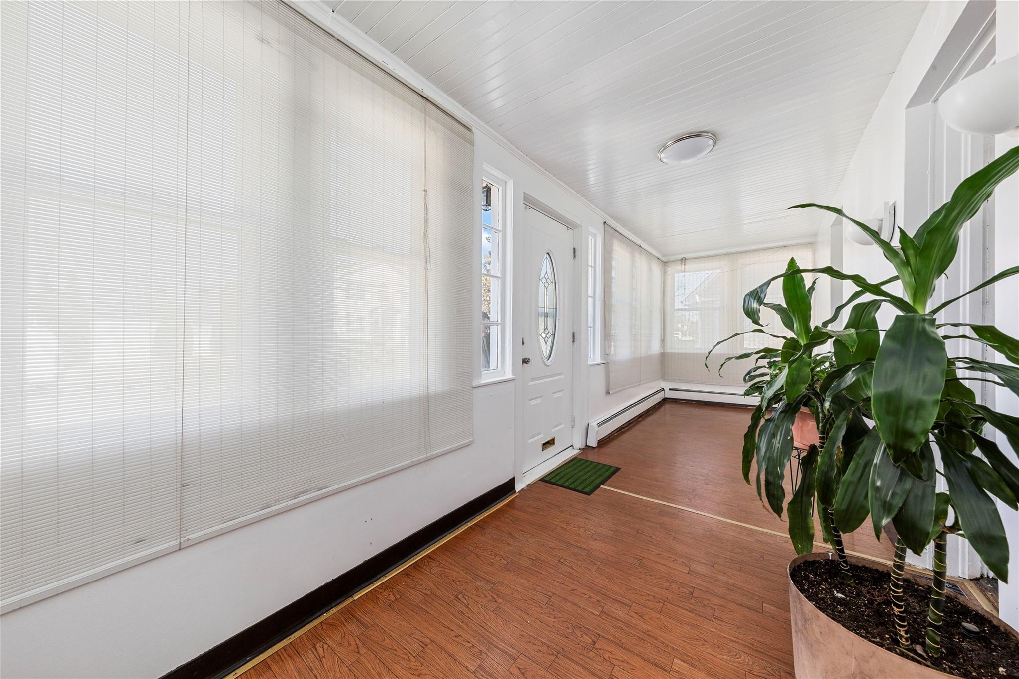 20 E Greenwich Avenue, Roosevelt, New York image 2